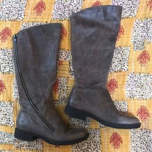 Born gray boots, barely worn. Super comfortable.